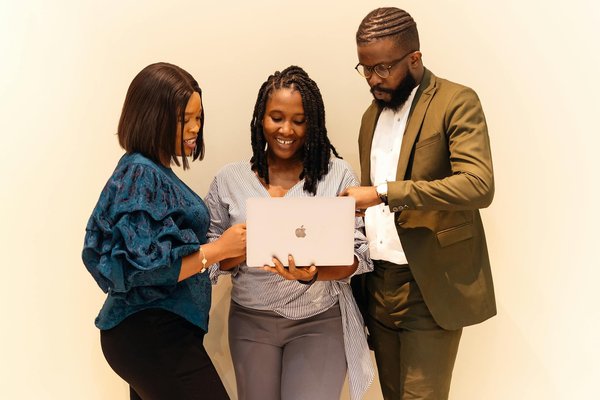 Optimiser la Gestion: Manuel Ultime pour Établir un Système de Feedback Innovant et Performant